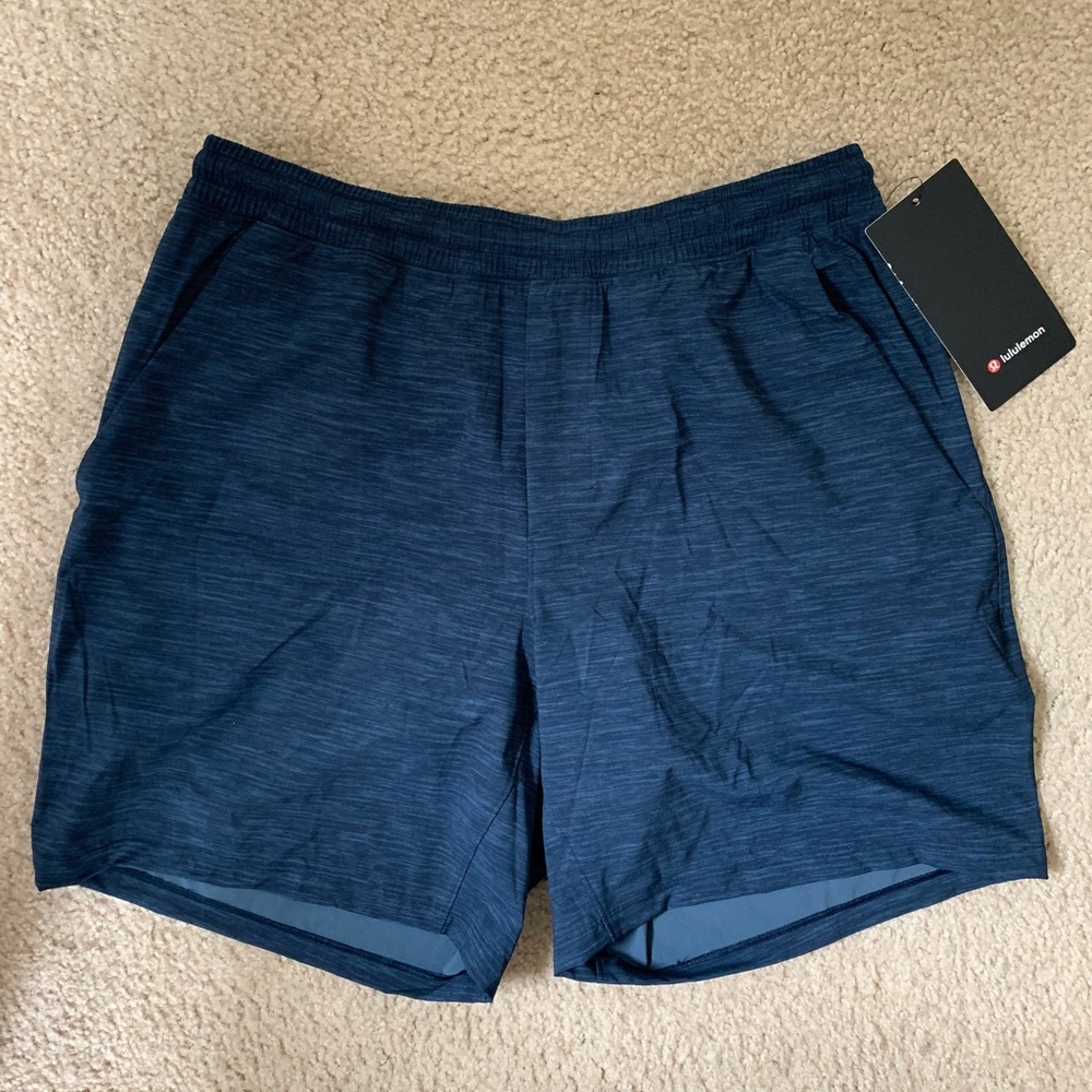 Men’s Lulu Lemon 7” Pacer Shorts, Size Large